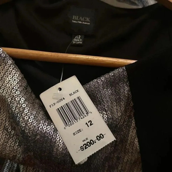 NEW WITH TAGS SAKS fifth Avenue Black LabelSequins Cocktail Shift Dress Size 12 - Picture 2 of 9